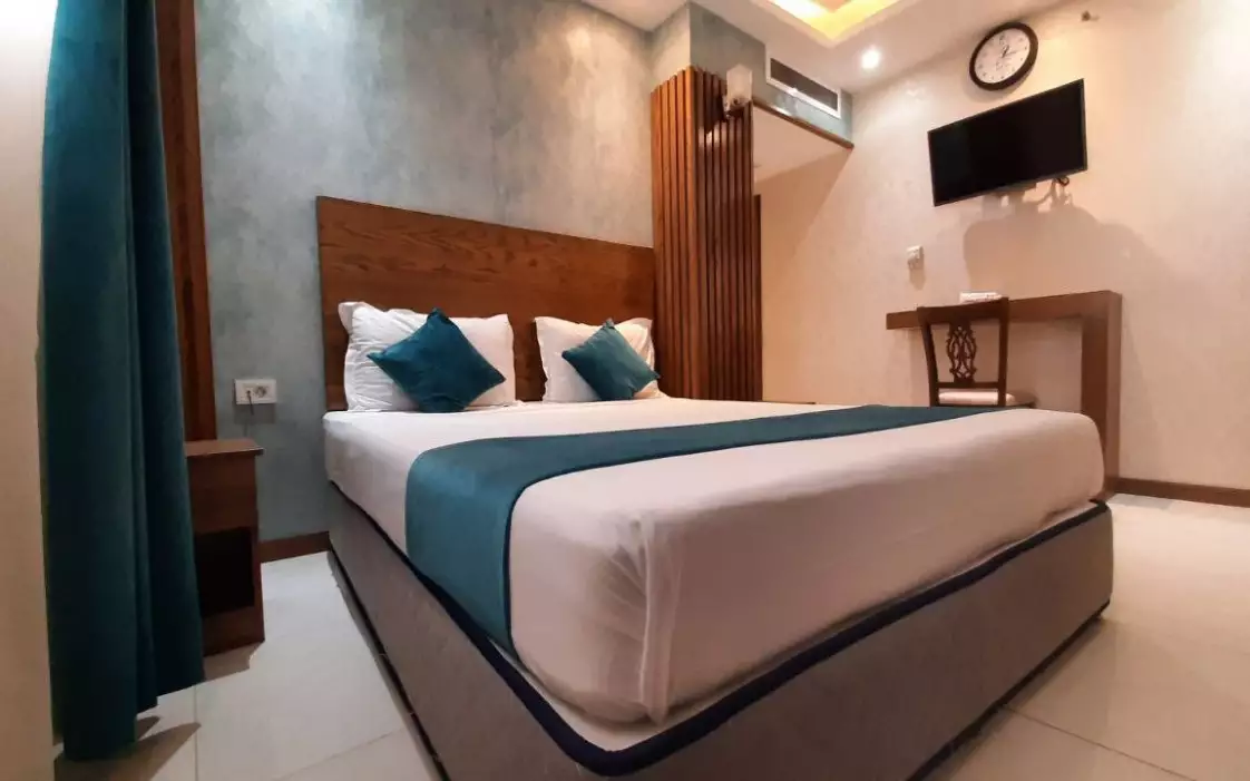 Alibaba https://cdn.alibaba.ir/ostorage/hotel-accommodation-images/6857aed0ac13a7ed0d84df24_چهارتخته صوفی.webp